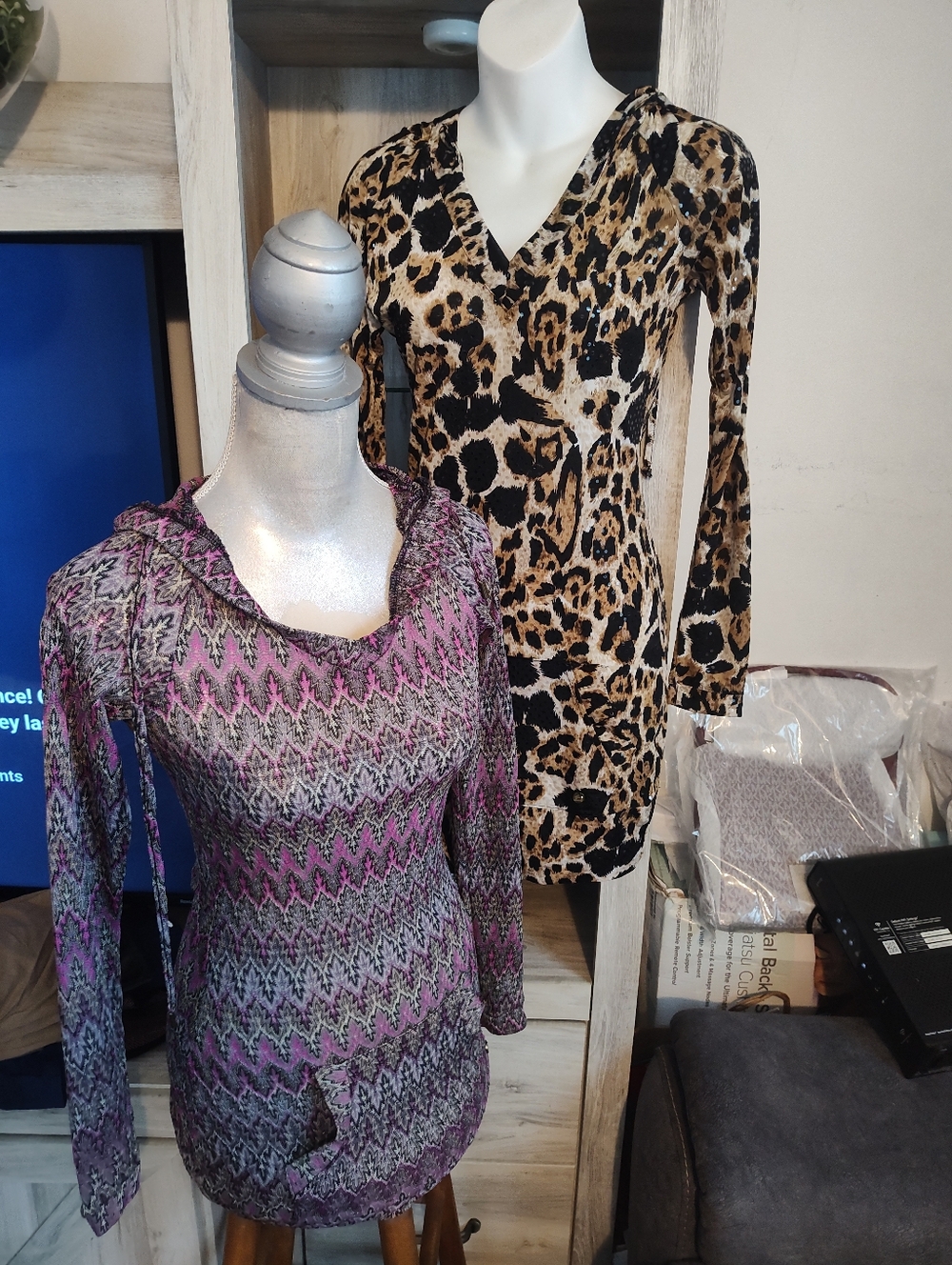 Apple Bottoms Tunics Leopard & Multicolor Print V-Neck With Hood And  Pockets